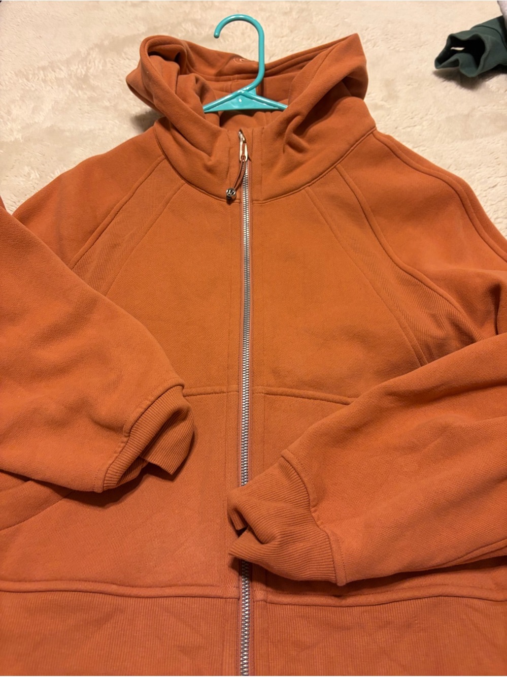 Lululemon full zip cropped scuba Cozy Zip-Up Hoodie in desert sun xs/sm